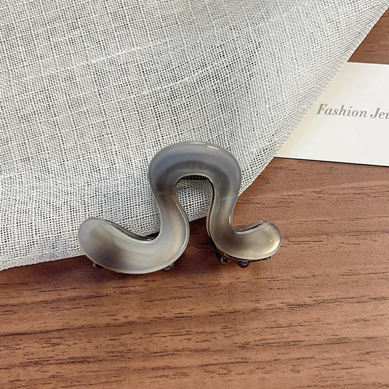 1pc Fashion Retro Wave Shaped Hair Claw Clips Accents Multiple Chic Colors Perfect for Trendy Styling Y2K Inspired Hair