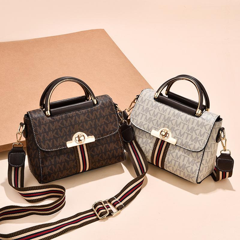 Women's Small Bag New 2025 Handbag Trendy Women's Bag Simple and Fashionable Large-capacity Messenger Bag