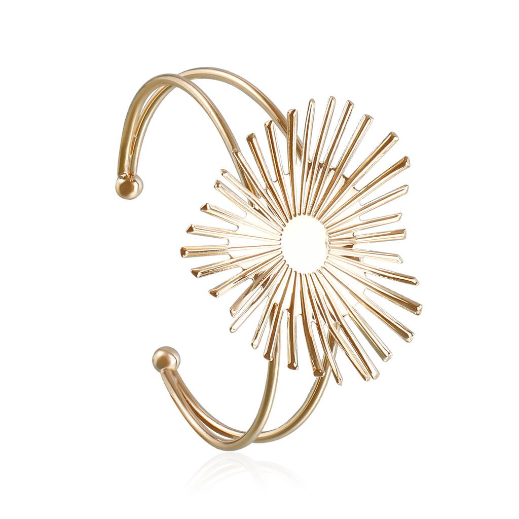 Accessories, Retro Temperament Exaggerated Heart-Shaped Necklace Women, Personalized Simple Burr Necklace Earrings Set