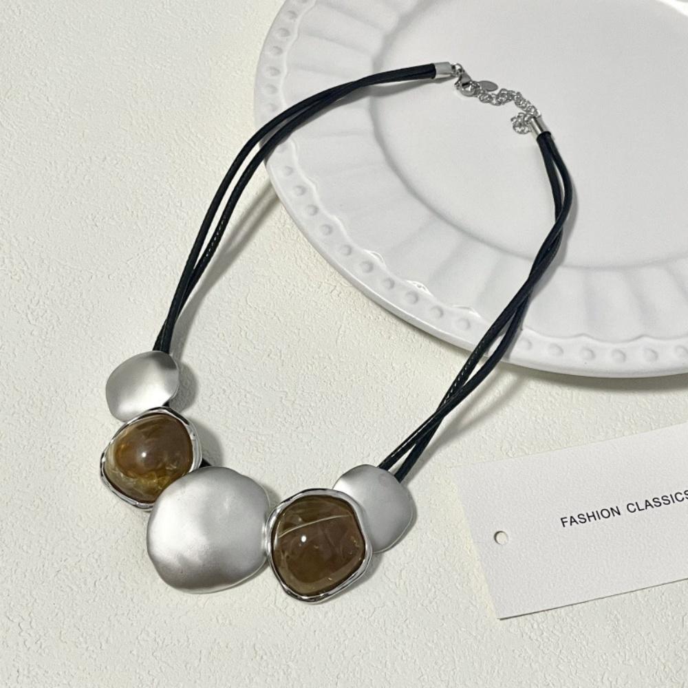 1 Piece Resin Alloy Geometric Leather Cord Clavicle Chain, Niche Personality Style, Suitable for Daily Wear / Party Accessories
