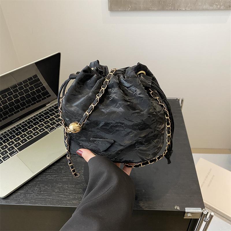 This year's popular small bag women's 2025 new autumn and winter fashion shoulder bag versatile chain crossbody bucket bag