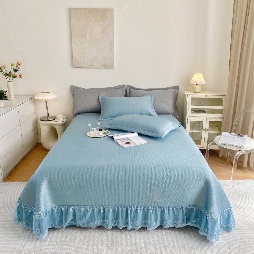Summer French cold bean ice silk mat three-piece bed cover bed skirt Korean version lace cool mat