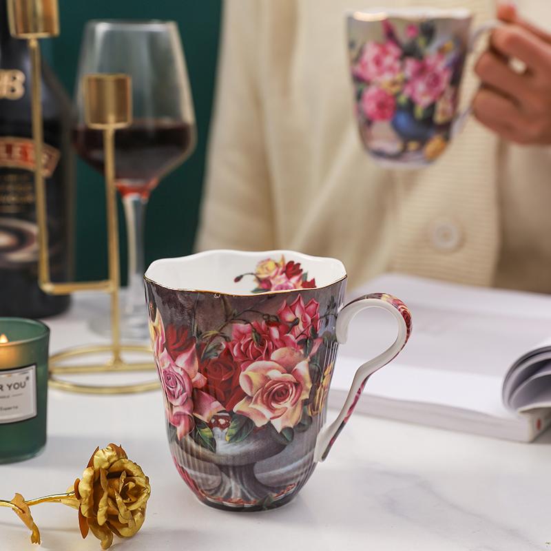 Europäische Kaffeetasse Retro Palast Knochenporzellan Tasse Untertasse Kreative Keramik Kaffeetasse Nachmittagstee Tasse Haustasse Geschenk