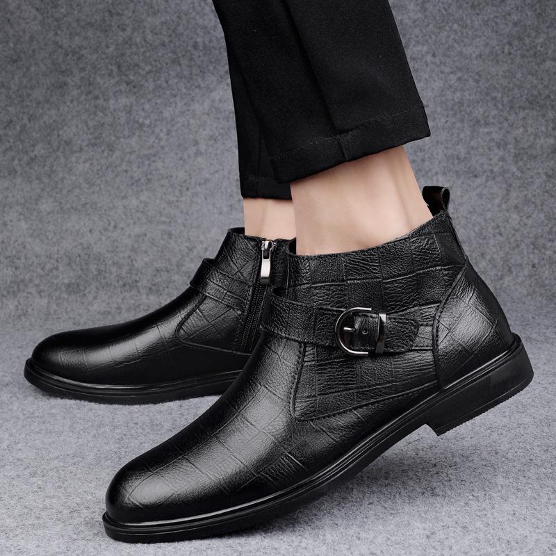 Men's Slip-On High-Top Cowhide Ankle Boots - Plus Size, Velvet-Lined, Warm Casual Leather Boots for Autumn/Winter.
