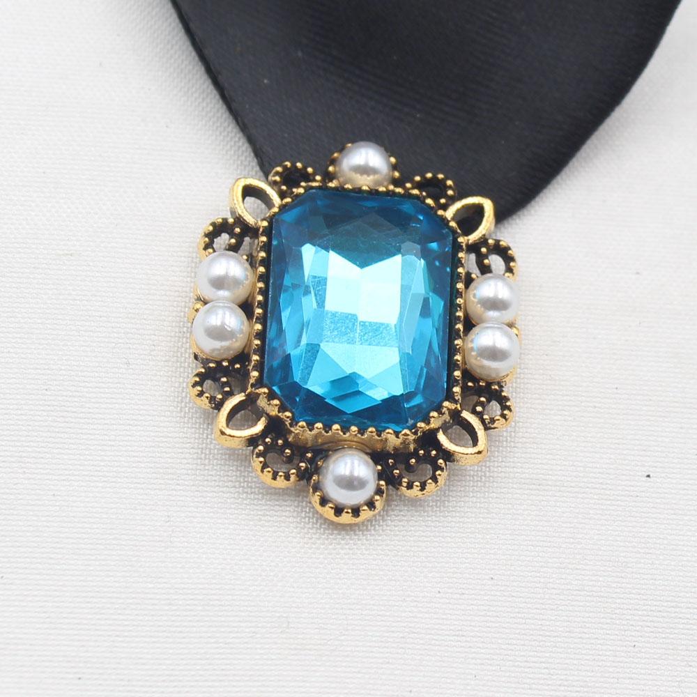 Exquisite 5-piece 24 * 30MM glass rhinestone alloy flower plate buckle pearl embellishment handmade DIY accessory material