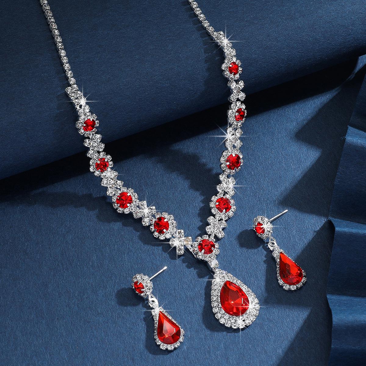

Bridal Jewelry Set: European-American Crystal Teardrop Necklace & Earrings червоний