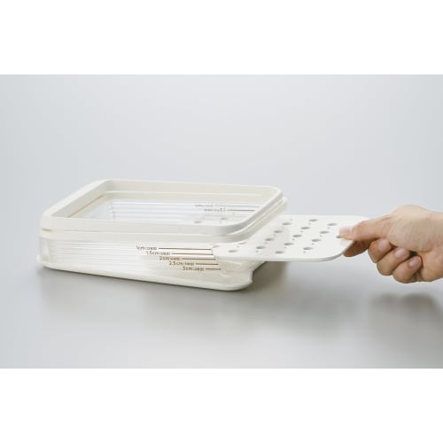 Akebono Sangyo Bread Slicer with Guide and Hood, Made in Japan, Diagonal Cut for Clean Slices Down to the End, Thickness Adjustable, 4-, 5-, 6-, 8-, o