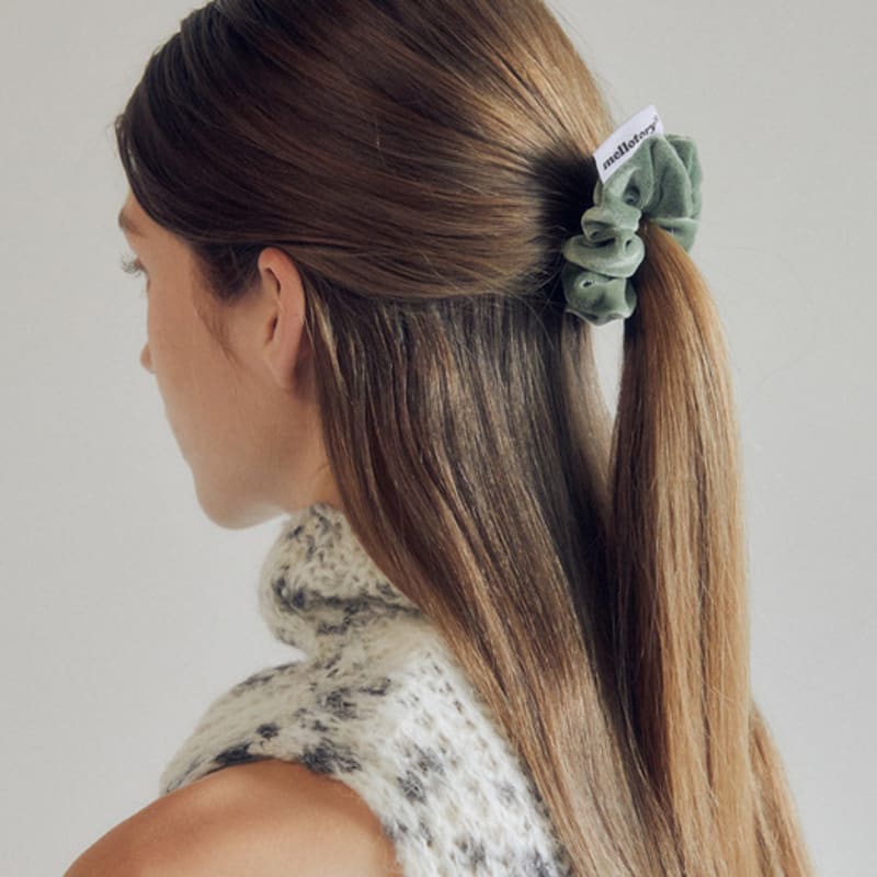 Mellotory mini Samt-Scrunchie (Olive)