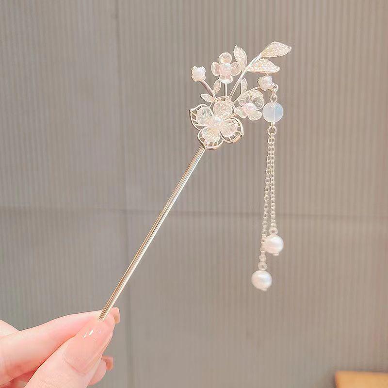 Four Seasons Chinese Tassel Hairpin: Ancient Style Hanfu with Fresh Pearl and Jiangnan Classical Cheongsam Hair Accessory