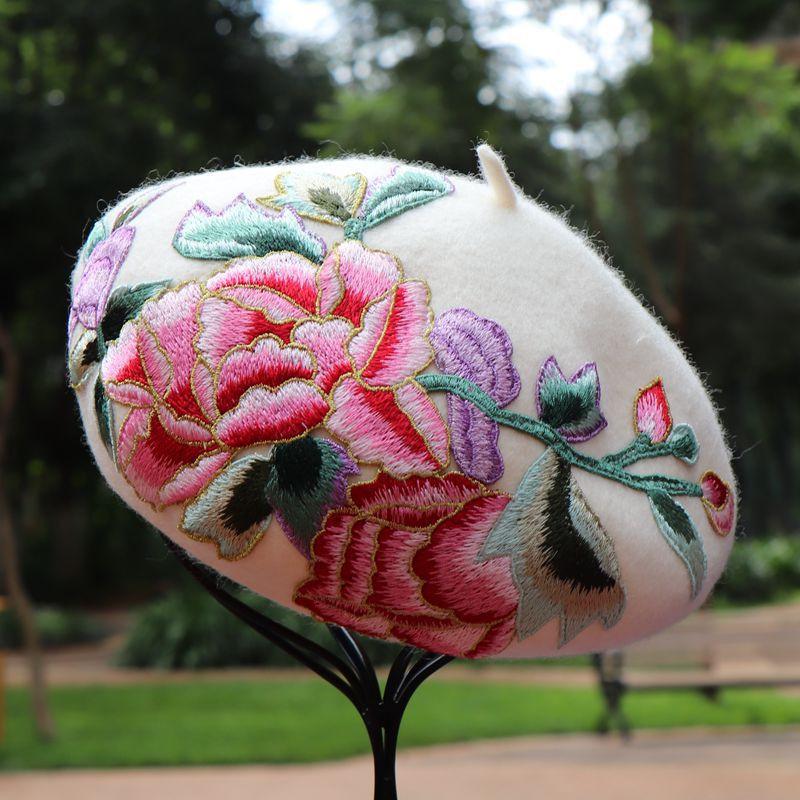 

Ins шикарный зимний дизайнерский этнический стиль, страстные красные цветы, шерстяной женский берет, женская шапка для отдыха, кепка художника head size 57cm