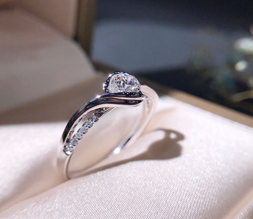 Simple Ring, European and American Super Flash Diamond Carat Eight Hearts Eight Arrows Zircon Engagement Ring Woman