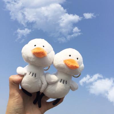 Bonito bonito Ins pequeno pato branco pingente de pelúcia mesmo estilo pequeno pato bolsa pendurado chaveiro para mulheres