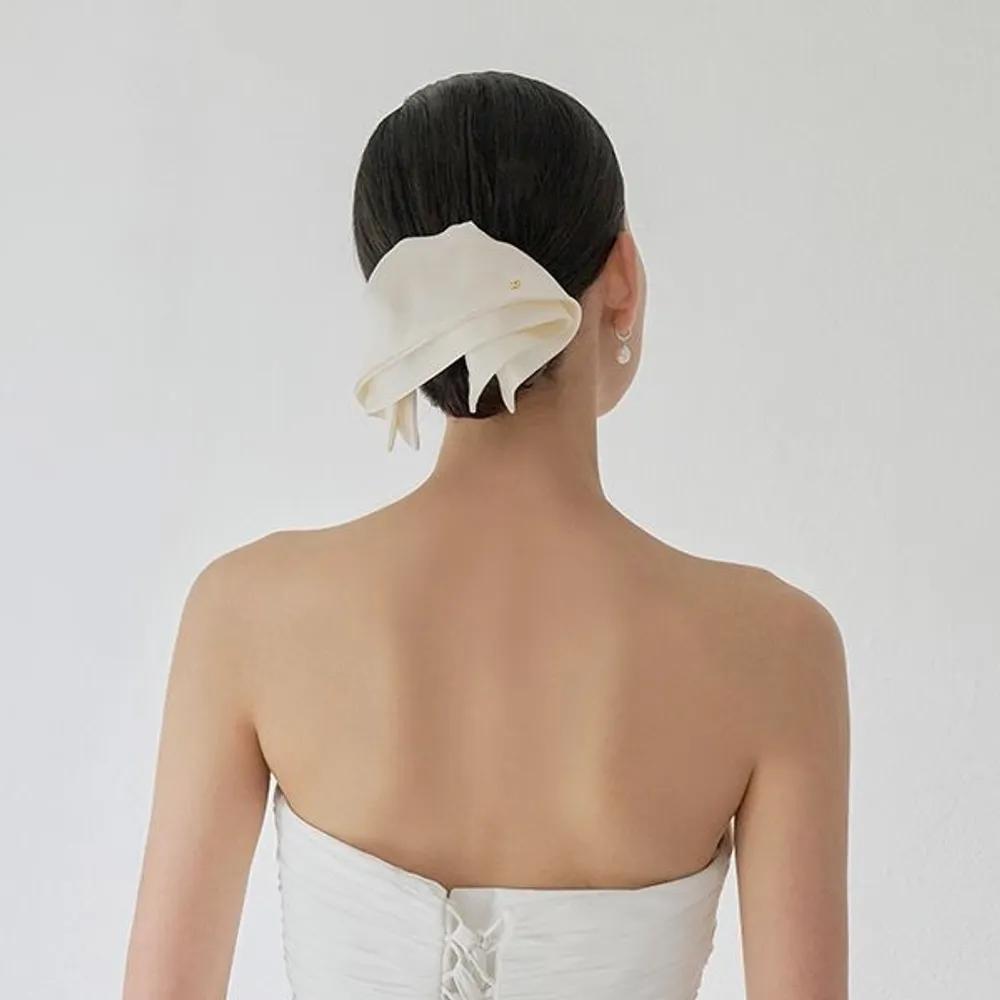 Satin Skirt Hair Clip JP-25-092CC black