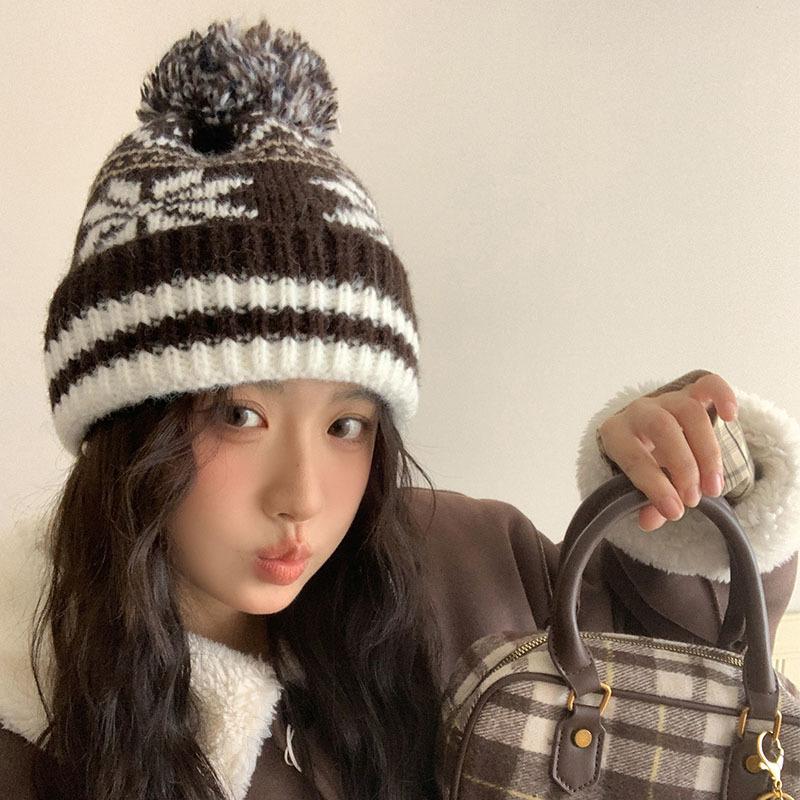 Winter new Fair Island wind jacquard knitted wool hat children show small face thickened warm ear protector cold hat