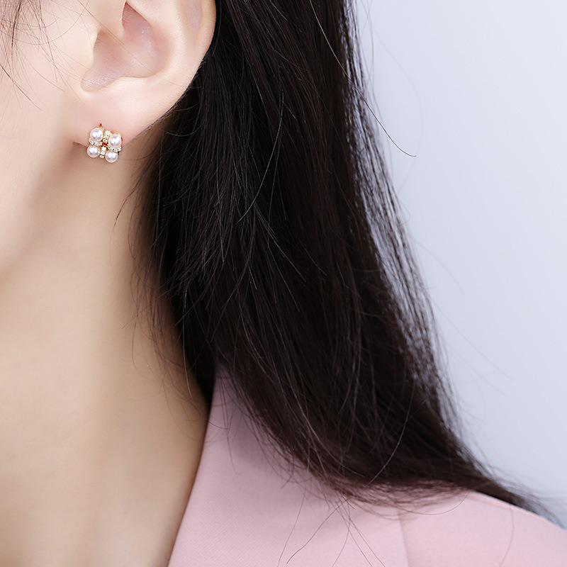 Elegant Fashion Floral Pearl 925 Silver Needle Stud Earrings For Women