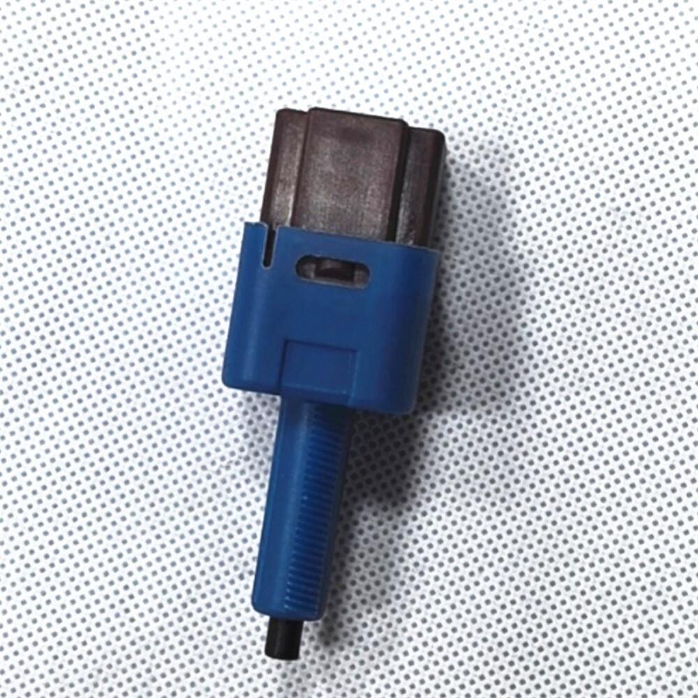 Brake Light Switch For Subaru Forester 1998-2013 Legacy 1990-14 Impreza 1993-07