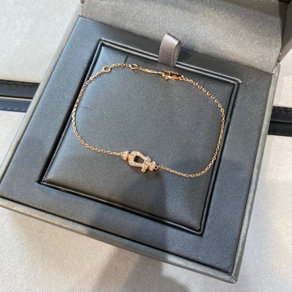 Plně pozlacený 18K růžovým zlatem Párový dárkový náramek s přezkou ve tvaru podkovy písmeno U V Náramek Gypsy Star Náramek s magnetickou přezkou