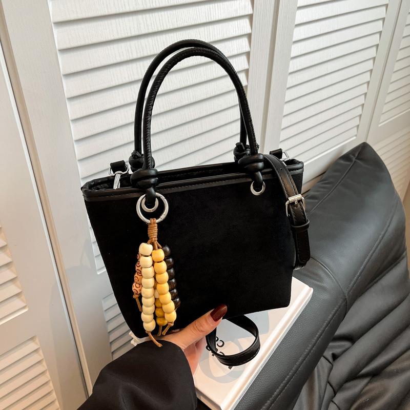 Going Out Handbag Bag Women's 2025 New Trendy High-end Retro Shoulder Bag Commuting Versatile Messenger Bucket Bag