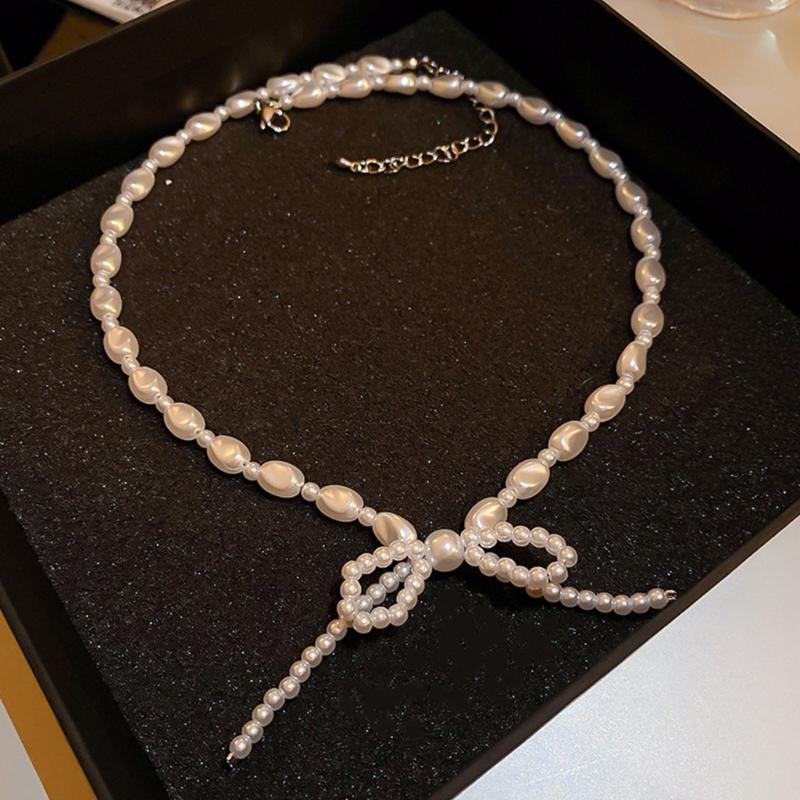 Fashionable Bowknot Pendant Necklace Handmade Irregular Pearl Choker Neckchain Bow Clavicle Chain for Women and Girls