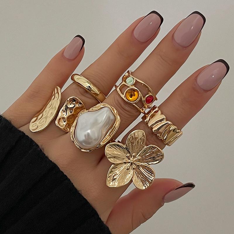 6Pcs Punk Exaggerated Metal Finger Rings Set for Women Men Vintage Flower Pearl Crystal Europe America Open Rings Luxury Jewelry
