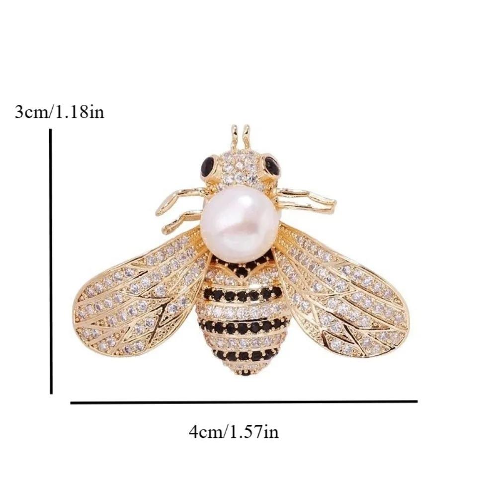 Bee Brooch for Women Delicate Little Bee Insect Collar Pin Clothes Scarf Clip Badge Jewelry