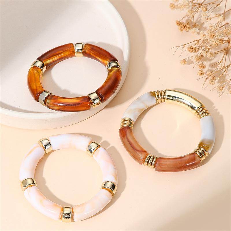Modisches und einzigartiges gebogenes Acrylarmband - Luxuriöser und elastischer Handring im antiken Stil mit hochwertiger Ausstrahlung