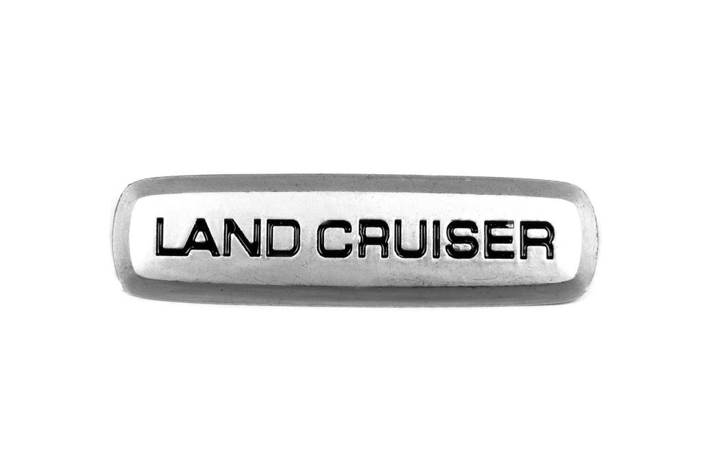 

Land Cruiser Шильдик алюминиевый для ковриков (1шт)