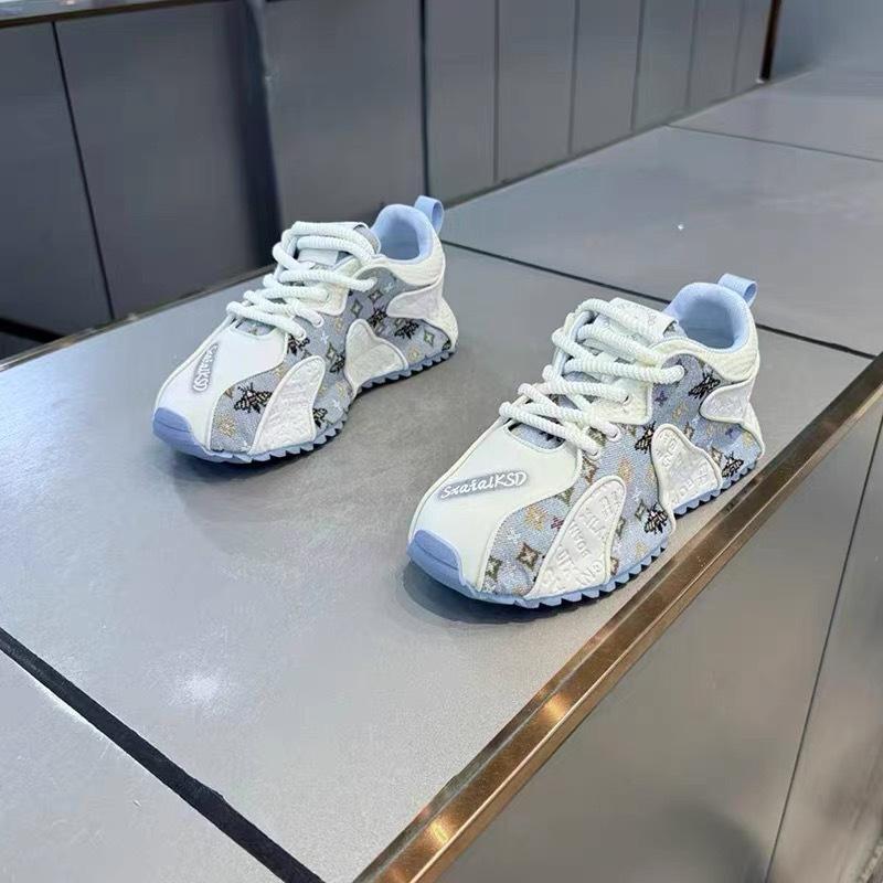 Nouvelles chaussures dad en cuir imprimé brodé semelle épaisse rehaussantes confortables chaussures de sport et de loisirs
