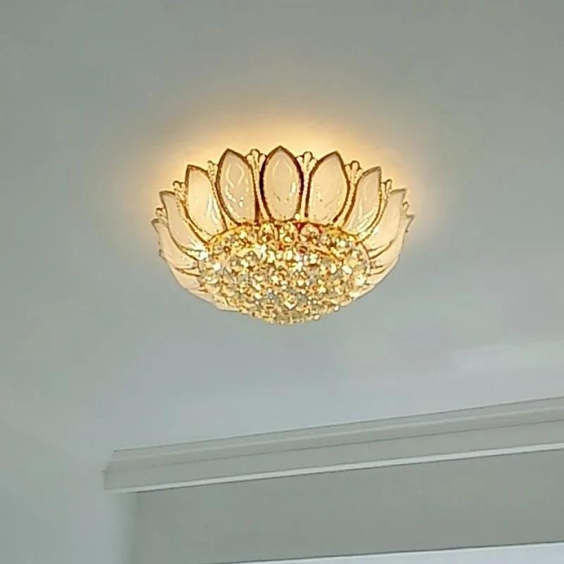 Lampă de tavan cu LED-uri din cristal de lotus, templu budist european simplu, pentru cameră de zi, culoare aurie, lumină rotundă, pentru dormitor, pentru cameră caldă