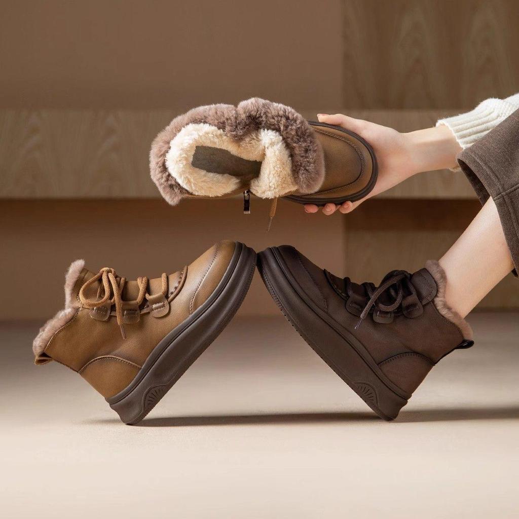 Women's Plus Velvet Non-Slip Warm Snow Boots - Comfort Cotton, Soft Sole for Middle-Aged & Elderly Winter Wear.