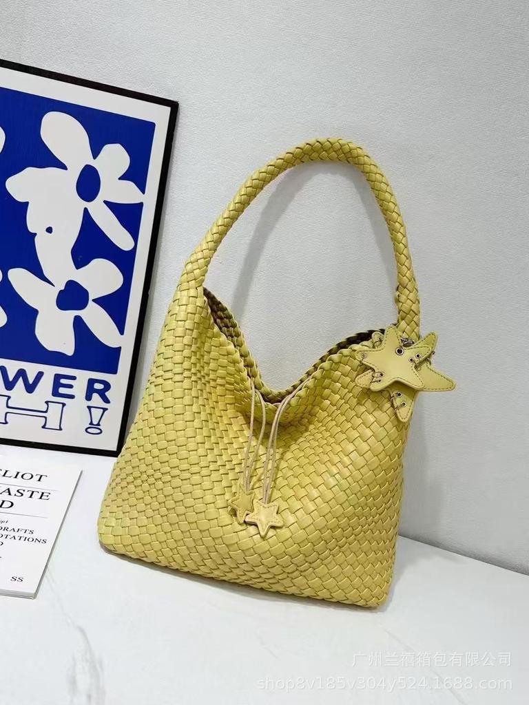 Sense design hand-woven bag large capacity tote bag casual lazy wind single shoulder underarm bucket bag
