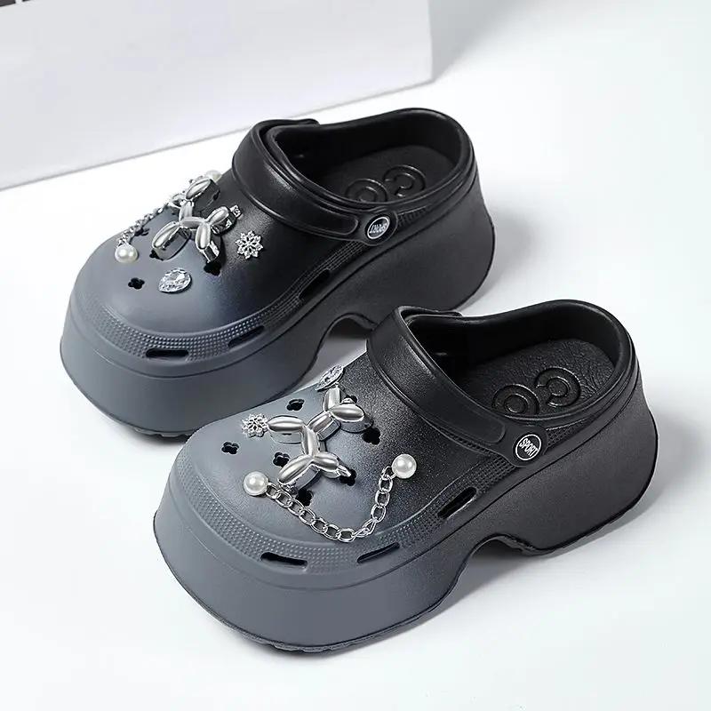 Fashion Women Slippers Platform Metal Decoration Sandals Wedges Shoes Outdoor Clogs Thick Sole Slipper Ladies Flip Flops Garden Shoes