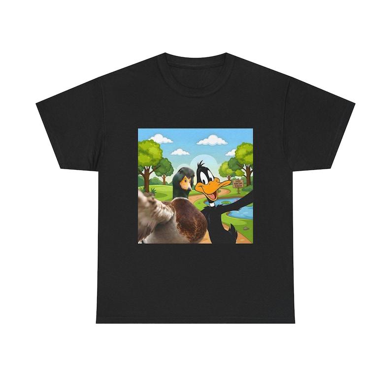 Daffy Duck with Selfie Duck Tee | Vintage Looney Tunes Shirt 150