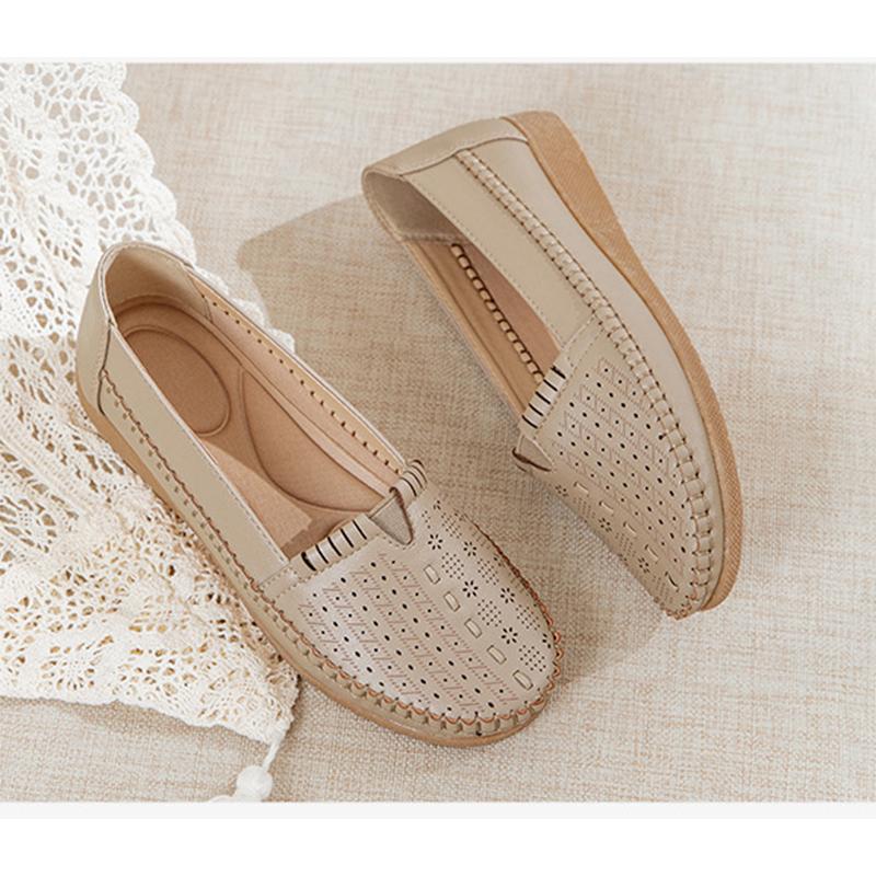 2026 Women's Loafers Comfortable Mother Shoes Slip-On Flats Breathable Ladies Casual Shoes for Daily Walking Plus Size 42