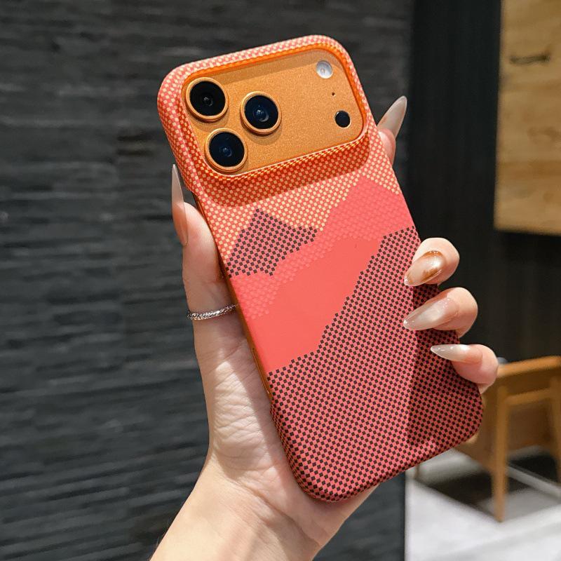 Kevlar Ultra-Thin iPhone 17 Case, Carbon Fiber Texture, Magnetic Charging, Drop-Proof Protection
