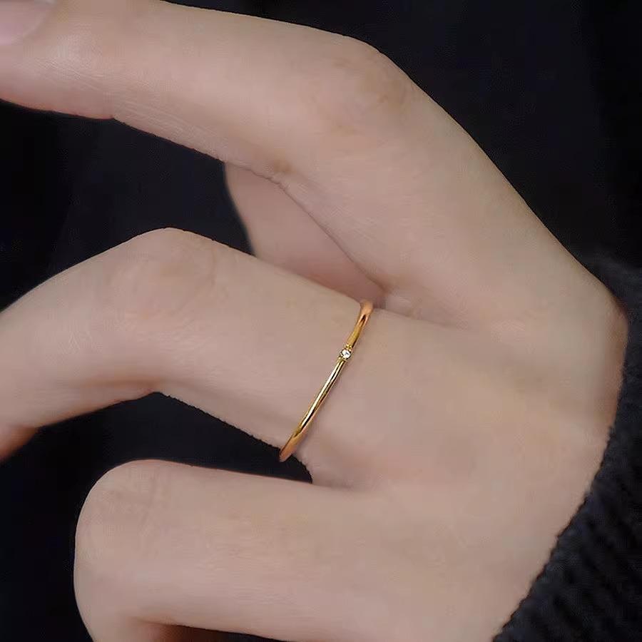 

Ультратонкое невыцветающее женское кольцо из титановой стали 18 карат: Шикарный, высококлассный и индивидуальный дизайн Size 5