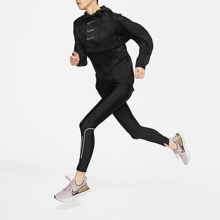 Nike Αδιάβροχο Μπουφάν με Κουκούλα και Μακρύ Μανίκι με Τυπωμένο Λογότυπο Γυναικεία Μπουφάν Μαύρο DQ0883-010