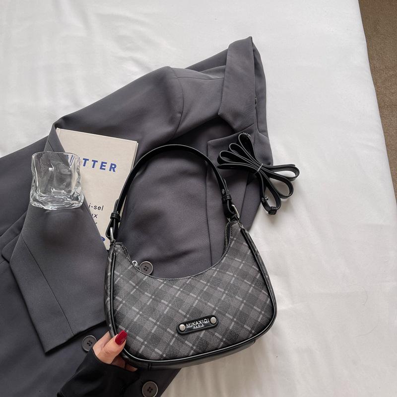 New Trendy and Fashionable Plaid Small Bag, Leisure Bag, Commuter Bag, Shoulder Bag, Messenger Bag, Women's Dumpling Bag.