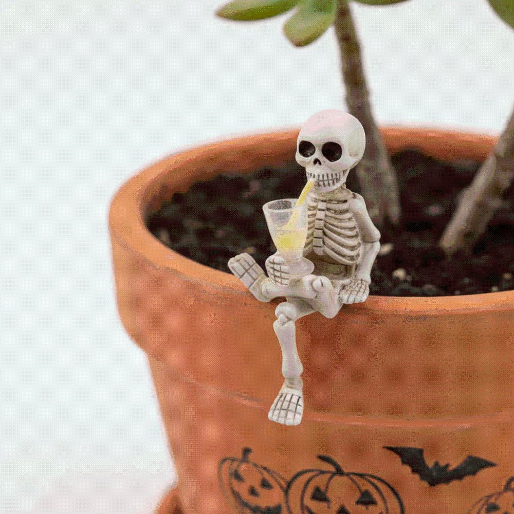 Miniature Skeleton Plant Pot Hugger Resin Flowerpot Edge Hanger  Plant Lovers