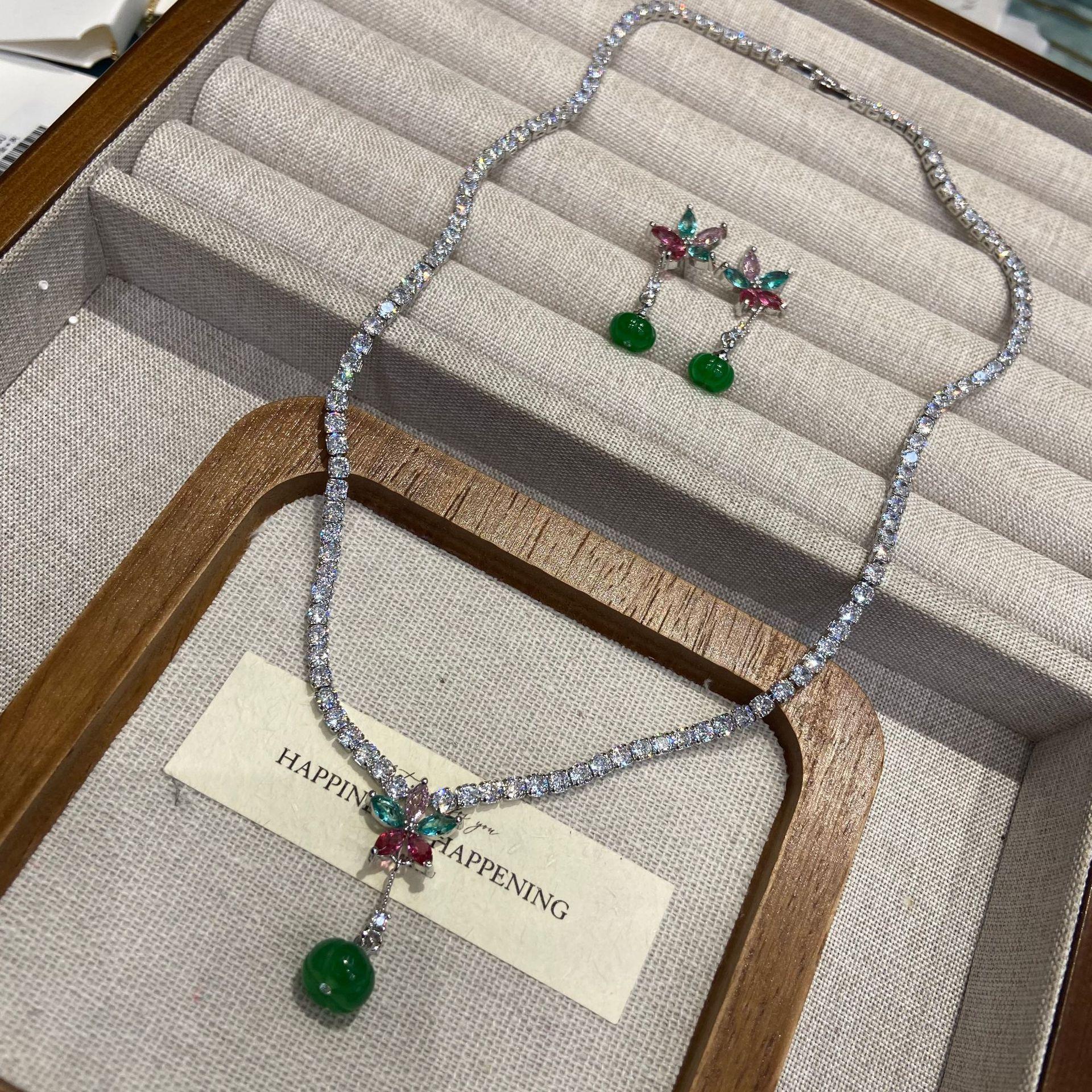 

Accessories Water Drop Tassel Luxury Niche Necklace And Earring Set Ball Accessories Gorgeous Necklace