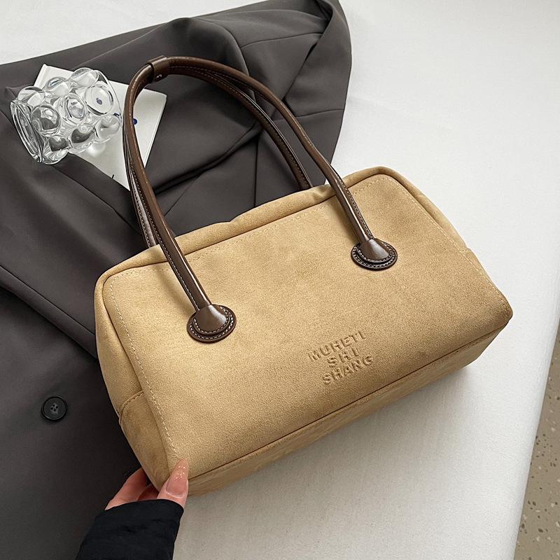 This year's popular bag women's large-capacity 2025 new autumn and winter retro matte shoulder bag commuter pillow bag