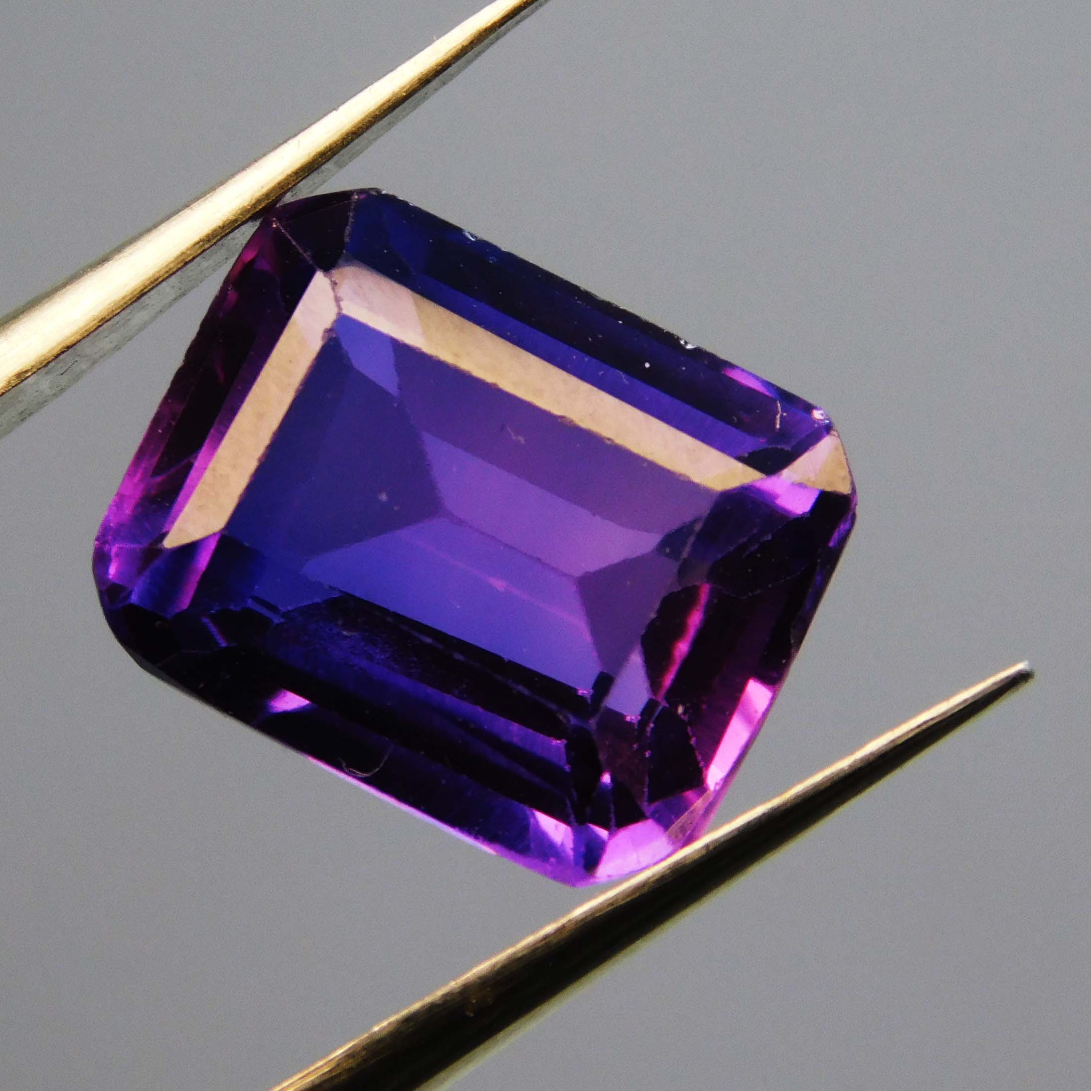 Natural purple Tanzanite Emerald Cut 7