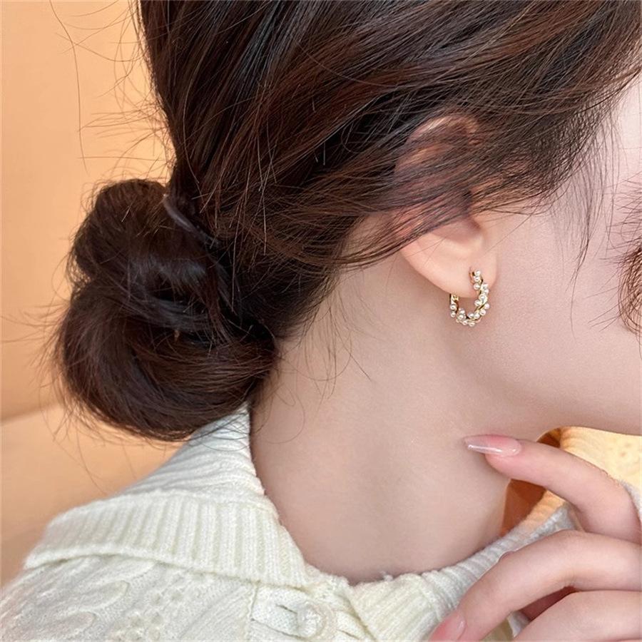 Delicate Pearl Ring Earrings 2025 New Earrings Gentle Temperament Versatile Stud Earrings