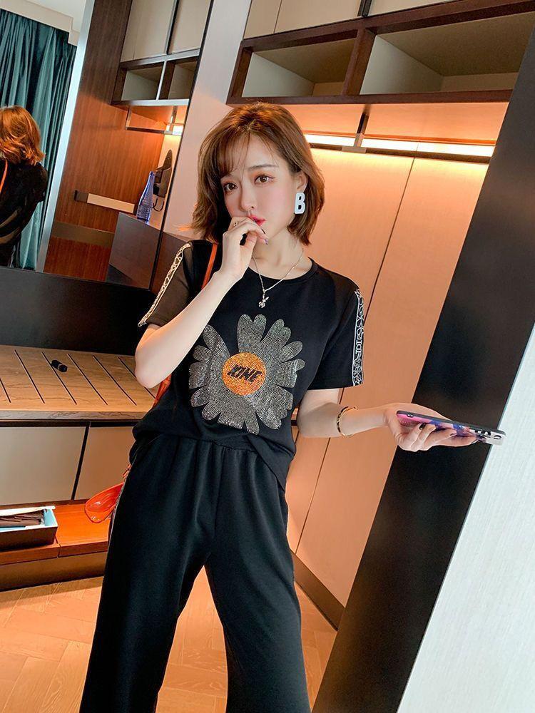 Daisy Hot Diamond 2023 Women's Summer Two-Piece: Loose Short-Sleeve Casual Sports Suit & Pants