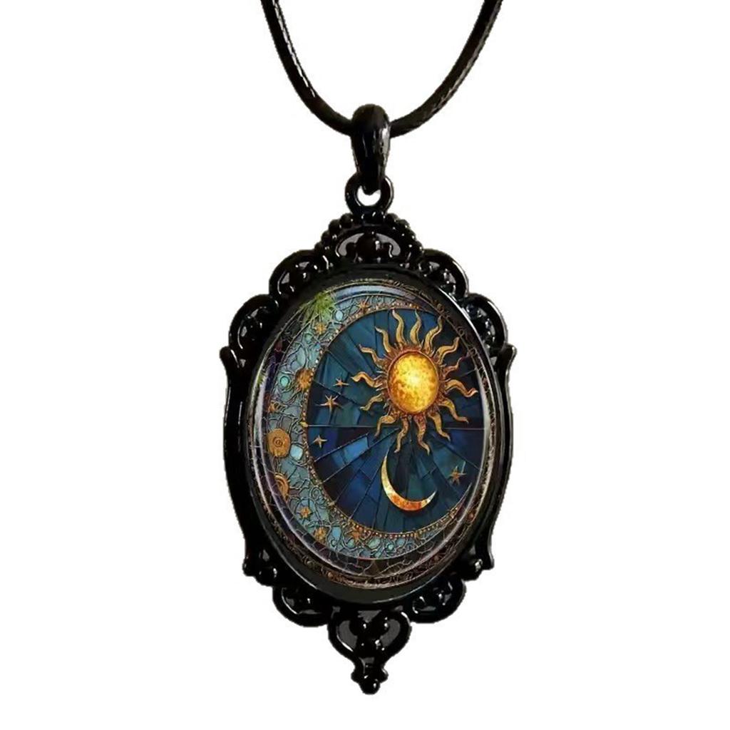 Retro Oval Glass Alloy Pendant Necklace, A European And American Accessory Pendant.