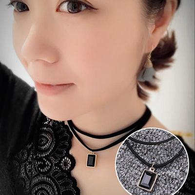 Retro Harajuku Korean Double-Layer Necklace: Women's Black Gemstone Pendant with Clavicle Chain.