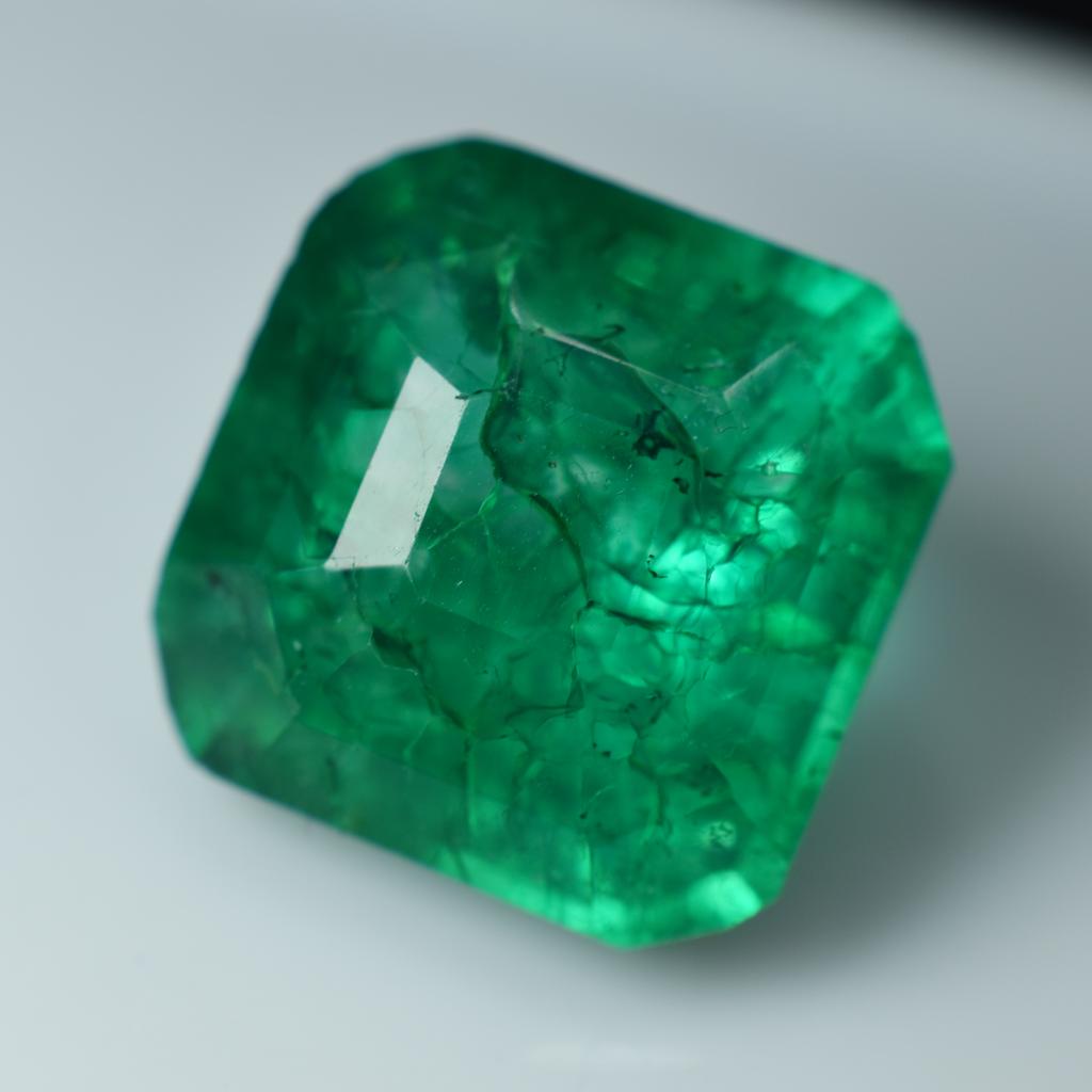Natural Green Emerald Loose Gemstone 8.45 ct Square Cut for Jewelry Making and Gem Collections