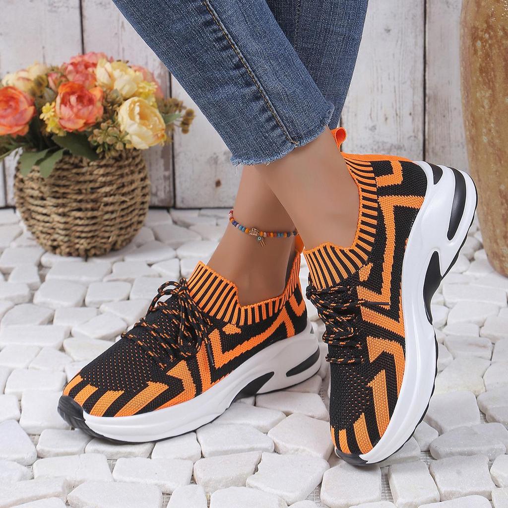 Women's Breathable Flyknit Mesh Sneakers - Versatile Casual Running Shoes for Spring 2025, Available in Large Sizes.