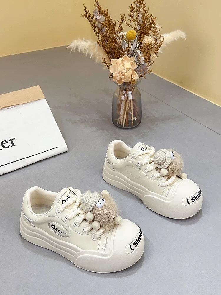 Laughing leather board shoes women's 2025 new big head ugly cute little white shoes versatile platform bread low-top casual shoes