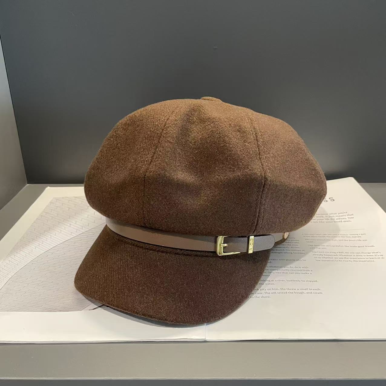 

Ретро Универсальная Пряжка для Ремня Берет Восьмиугольная Шляпа для Защиты от Холода во Время Осенних и Зимних Походов на Открытом Воздухе Теплая Шляпа Художника в Британском Стиле M（56-58cm）